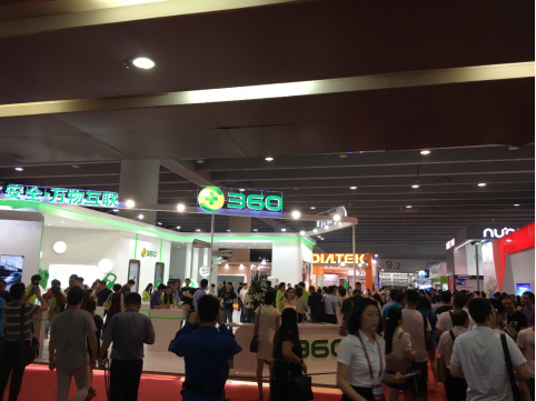 2016天翼展直擊：N4S提前驚現(xiàn)360手機全系產(chǎn)品亮相170
